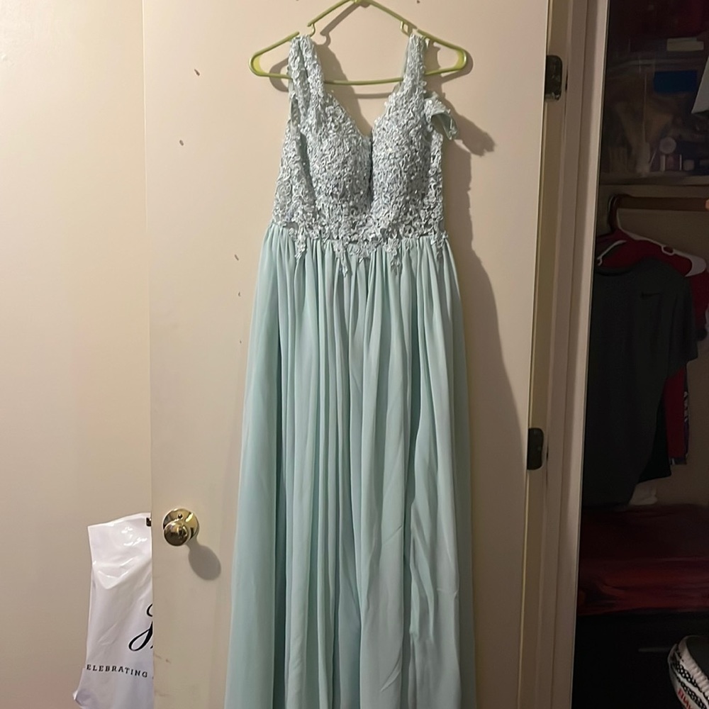 Elegant dress